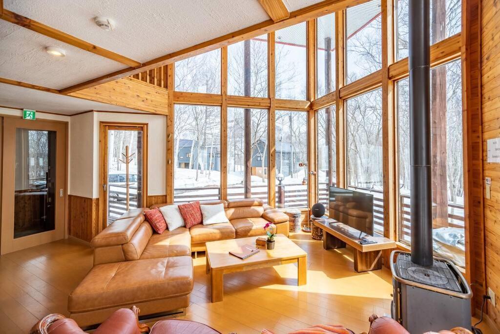 Matsu House With Air Conditioner - 5 Min To Rusutsu Ski Resort Bagian luar foto
